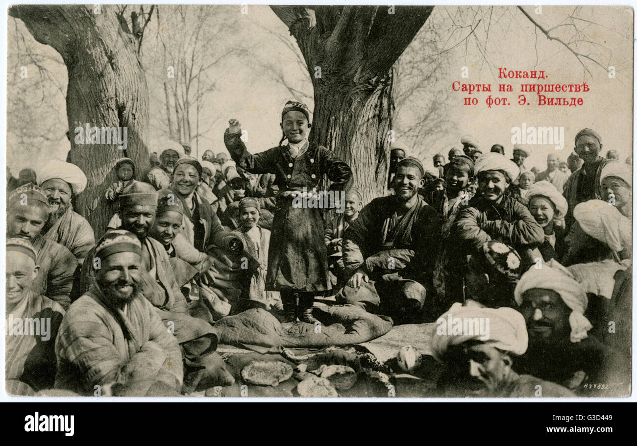 Kokand, Ouzbékistan - Fête des hommes et des garçons Banque D'Images