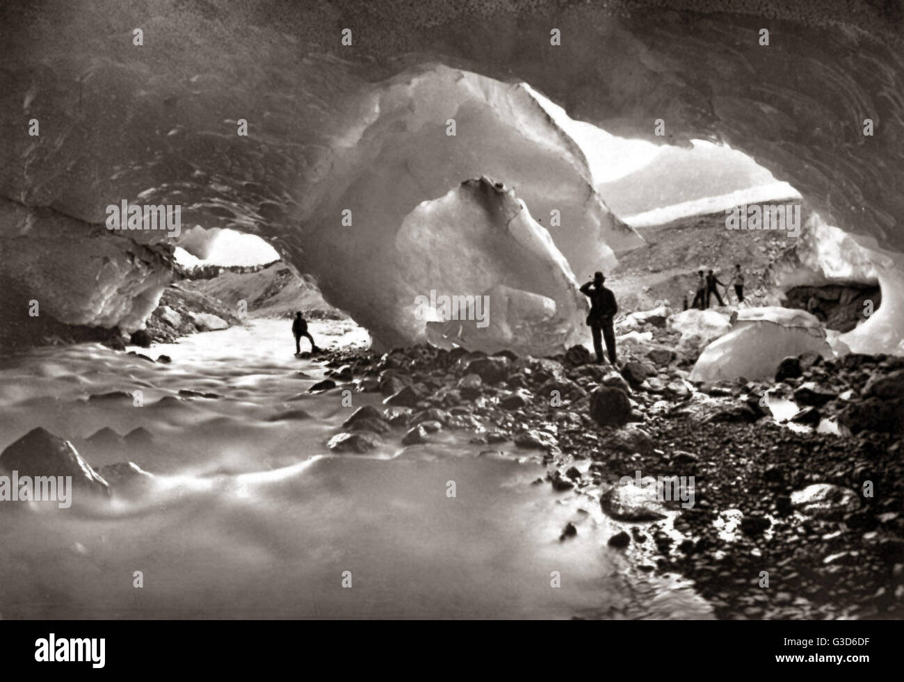 Grotte de glace, glacier de Grindelwald, 1870s (Adolphe Braun) Banque D'Images