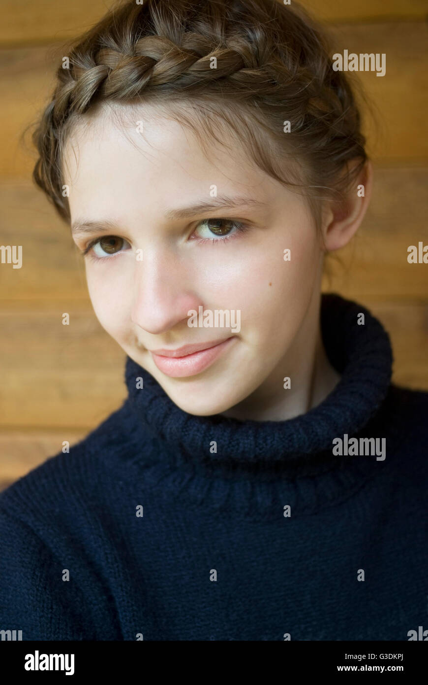 Teenage girl with braided hairstyle Banque D'Images