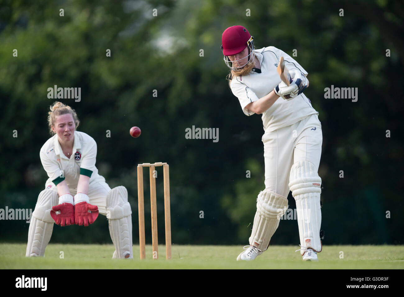 1er Maidens Marnhull XI vs Edinburgh University Women's de la XI Marnhull Maidens player en action. Banque D'Images