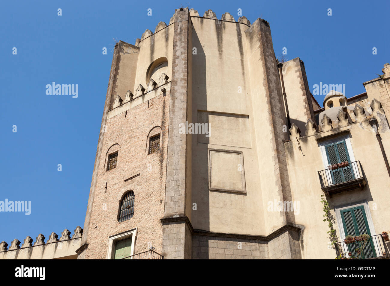 L'église de San Domenico Maggiore, la Piazza San Domenico Maggiore, Naples, Campanie, Italie Banque D'Images