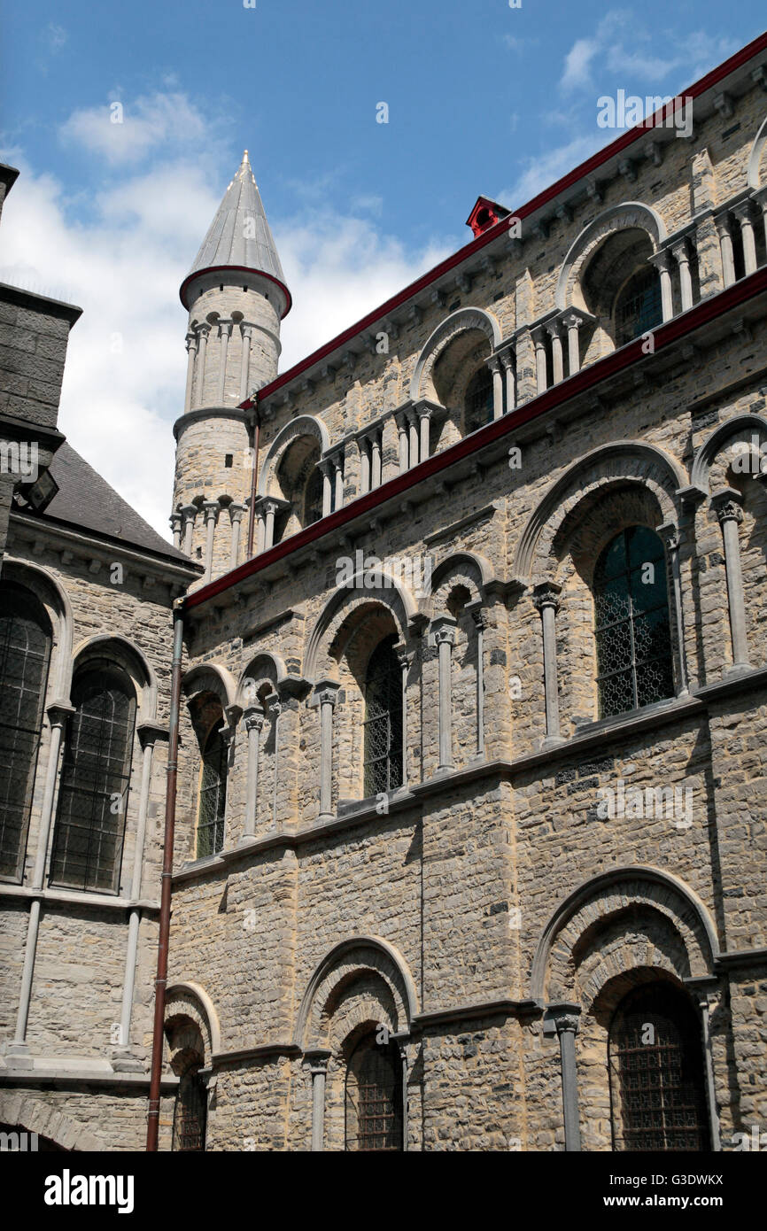 Détail de la Cathédrale Notre-Dame de Tournai à Tournai, Hainaut, Belgique. Banque D'Images