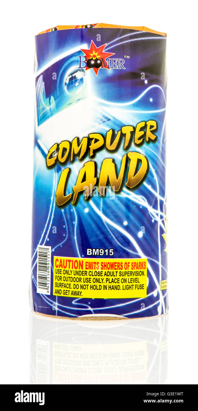 Winneconne, WI - 8 juin 2016 : Boomer computer land d'artifice sur un fond isolé Banque D'Images