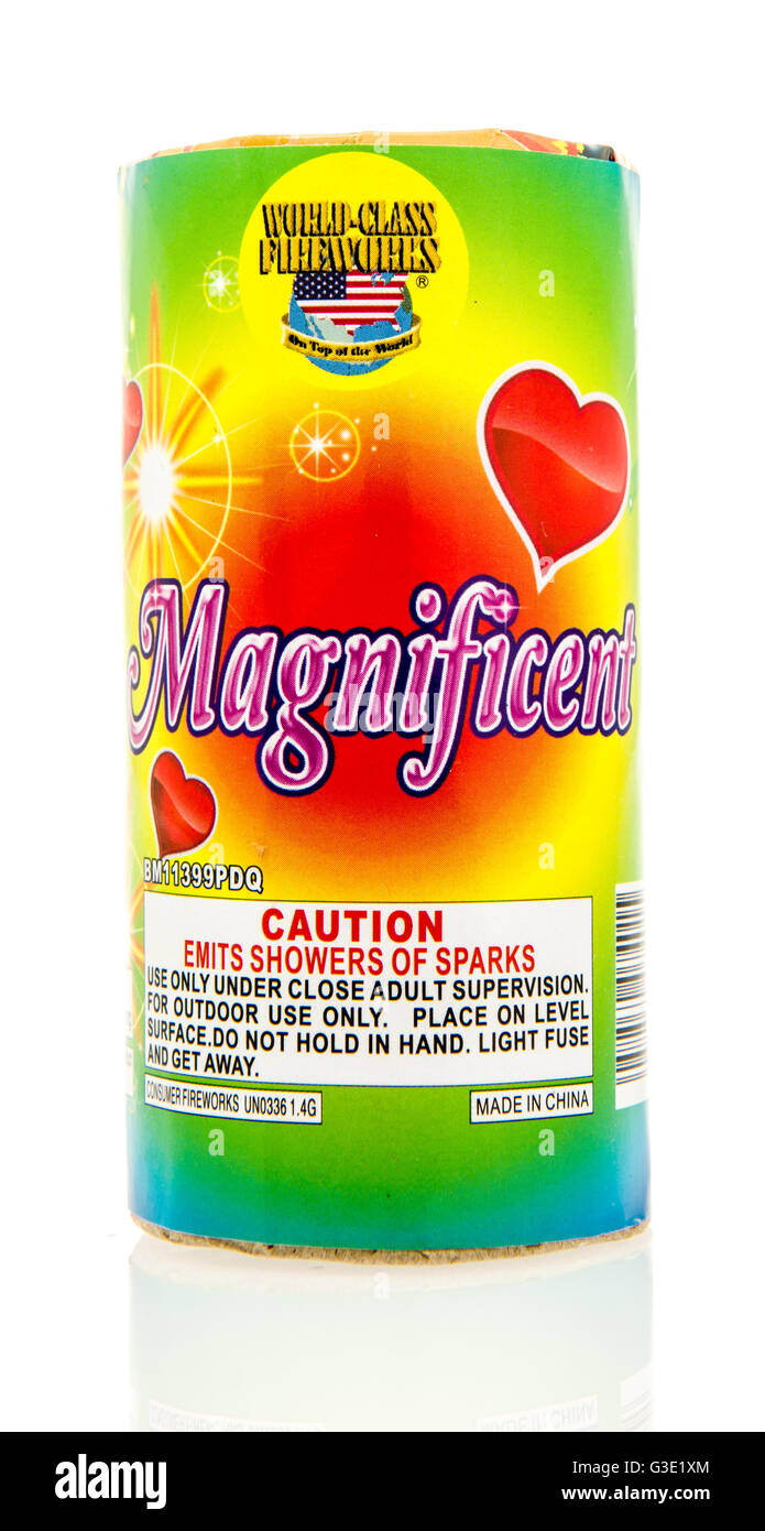 Winneconne, WI - 8 juin 2016 : World class fireworks sur un magnifique fond isolé Banque D'Images