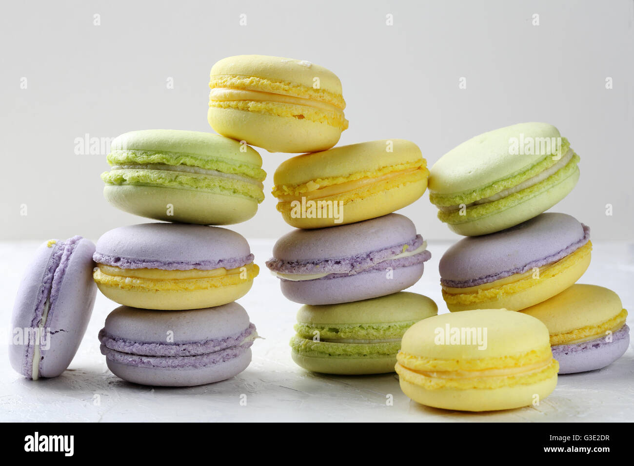 Différents types de macarons, dessert français Photo Stock - Alamy