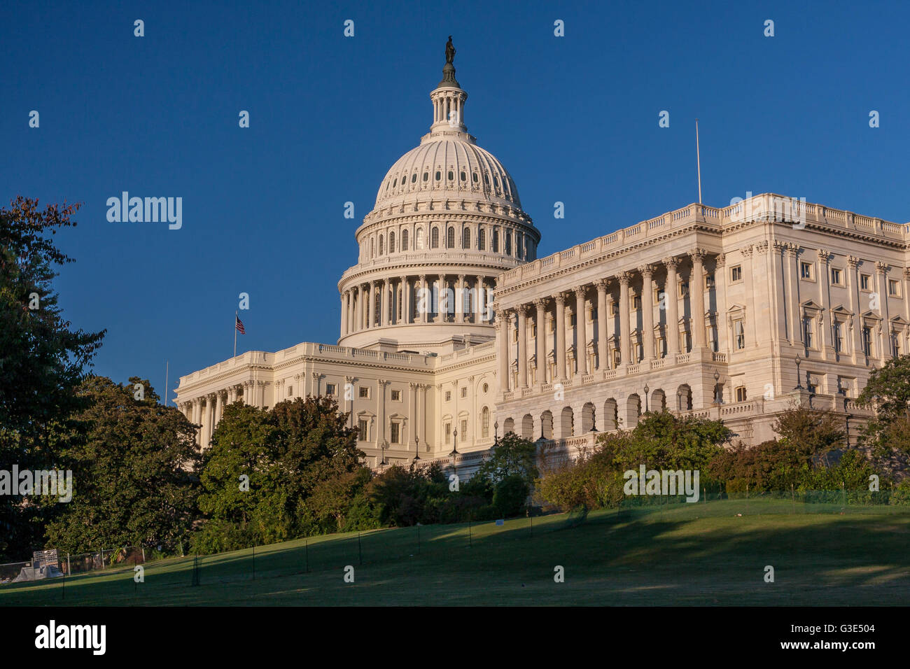 Le Capitole des États-Unis , le lieu de rencontre du Sénat et de la Chambre des représentants, situé au sommet de Capitol Hill , Washington DC Banque D'Images