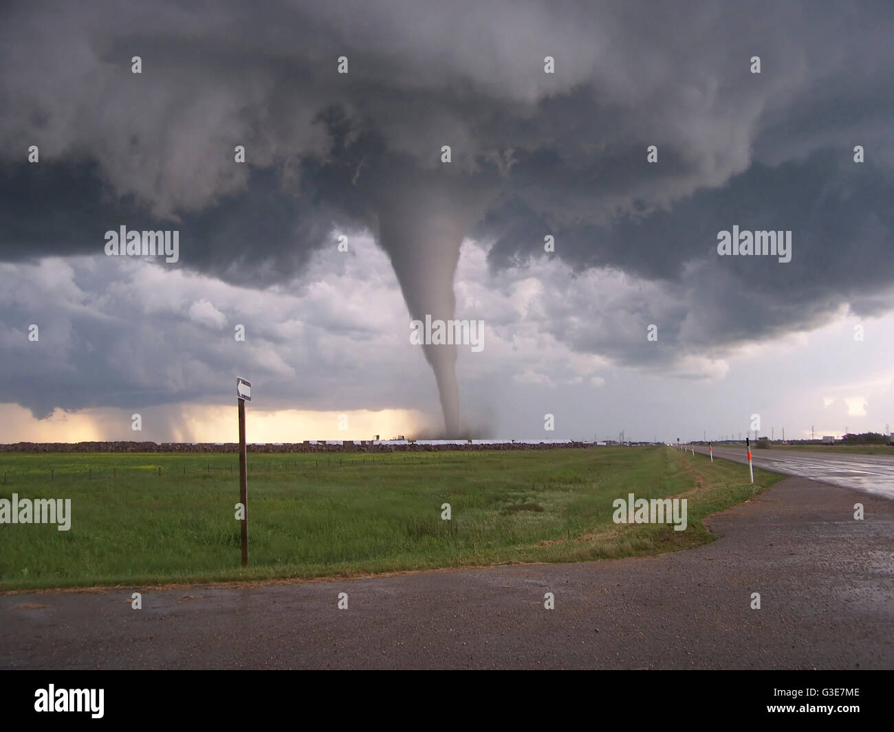 Tornade F5 atterrit à Elie, au Manitoba. Banque D'Images