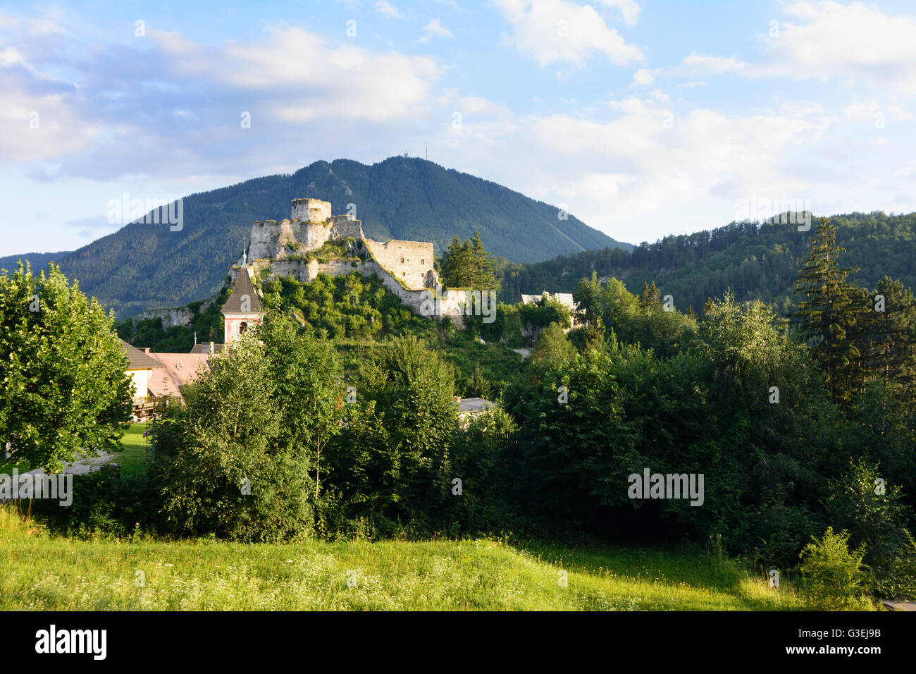 Hameau de Sigmund-thun Klamm, ruine du château Sigmund-thun Klamm, église paroissiale St . Martin, l'Autriche, Niederösterreich, Autriche, Wiener Alpen, Breitenst Banque D'Images Hameau de Sigmund-thun Klamm, ruine du château Sigmund-thun Klamm, église paroissiale St . Martin, l'Autriche, Niederösterreich, Autriche, Wiener Alpen, Breitenst Banque D'Images