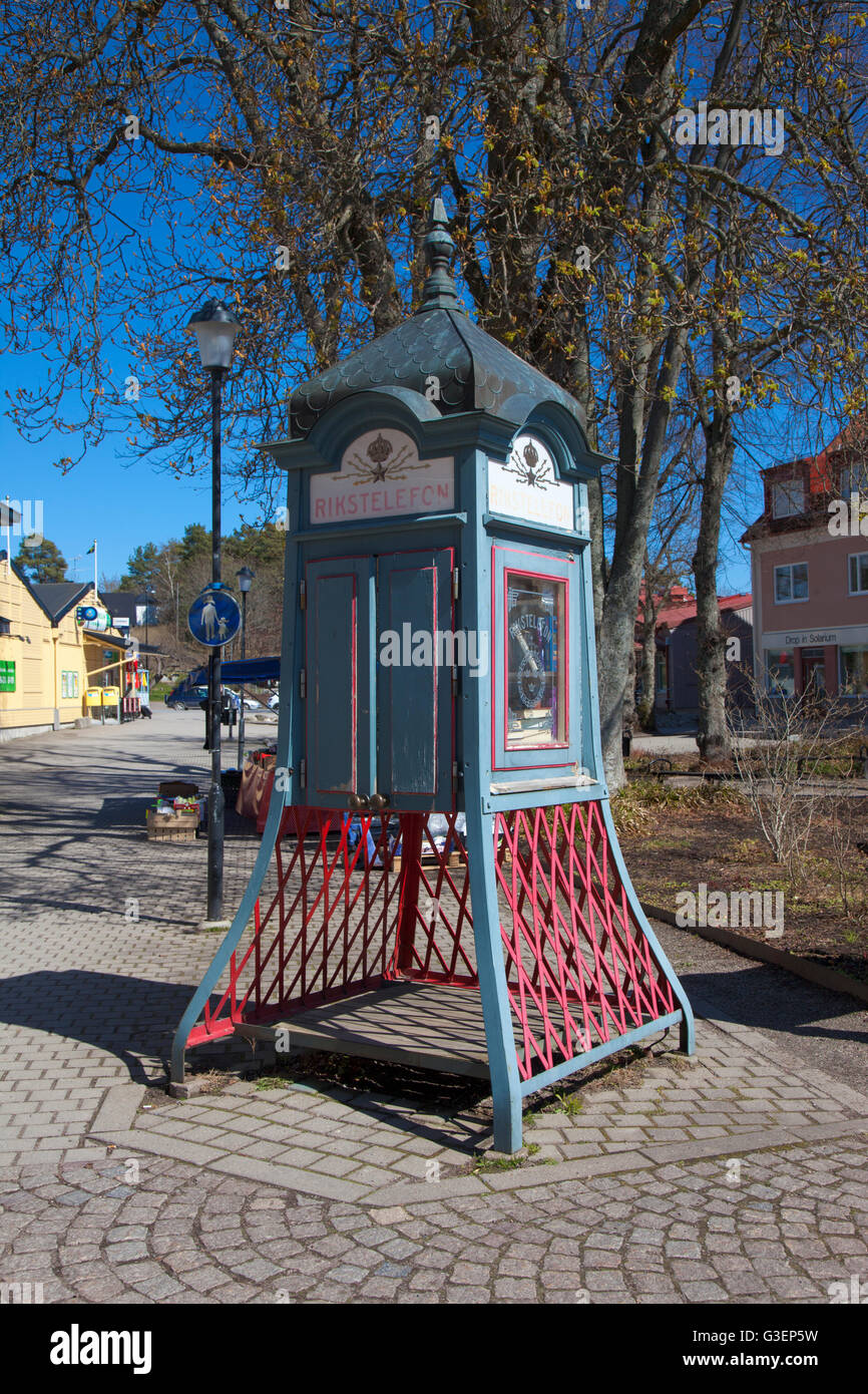 Cabine téléphonique Rikstelefon suédois historique en Suède, Trosa Banque D'Images