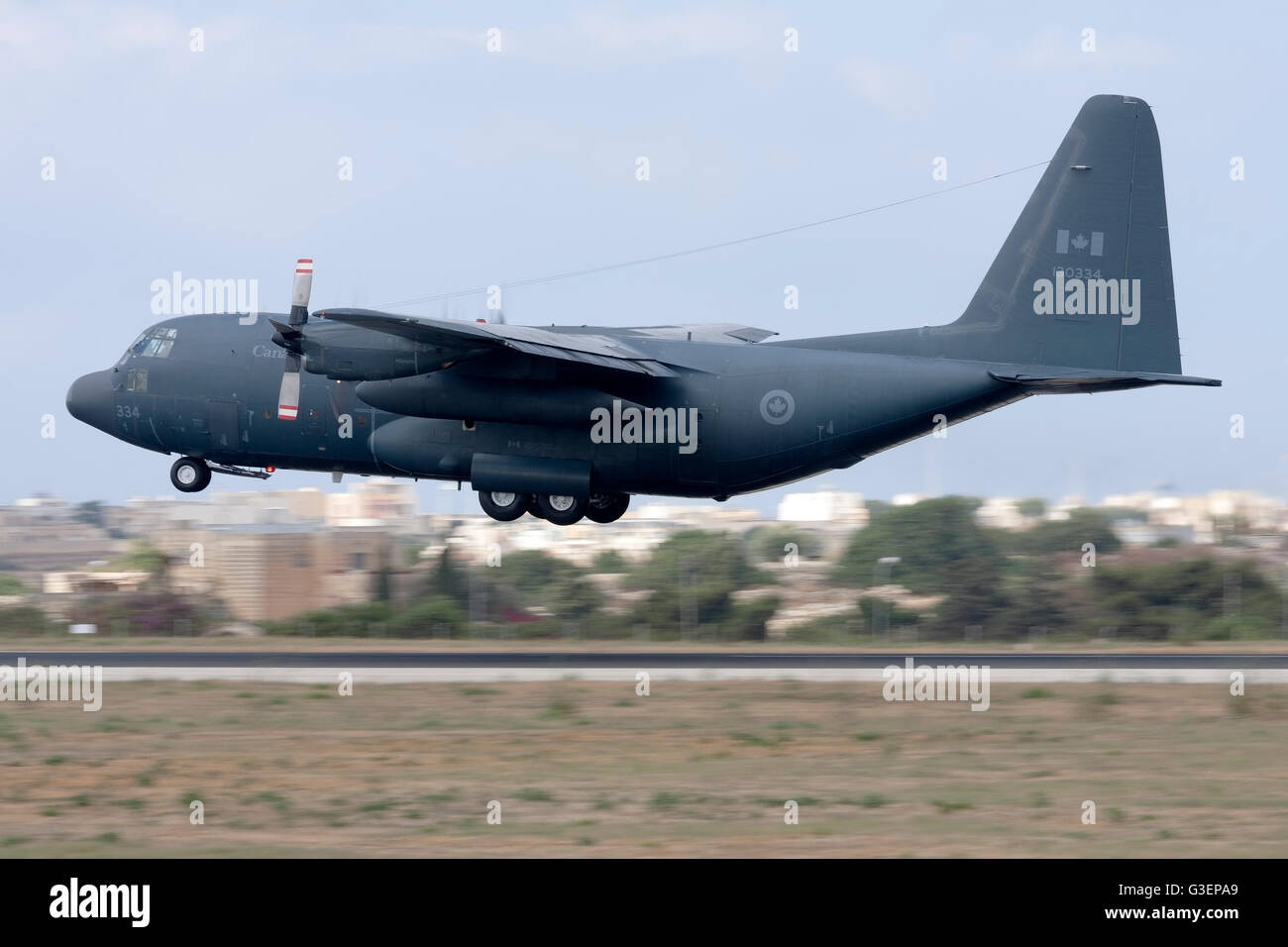 Canadian Air Force Lockheed CC-130H Hercules C-130H/L-382) piste d'atterrissage 31 numéro 1 avec l'arrêt du moteur et hélice feath Banque D'Images