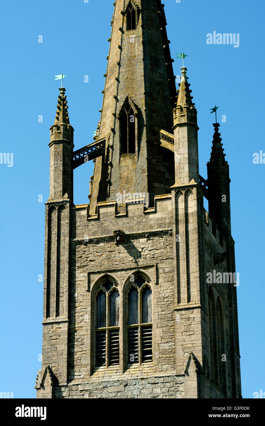 La grande église de St James, Hanslope, Buckinghamshire, England, UK Banque D'Images