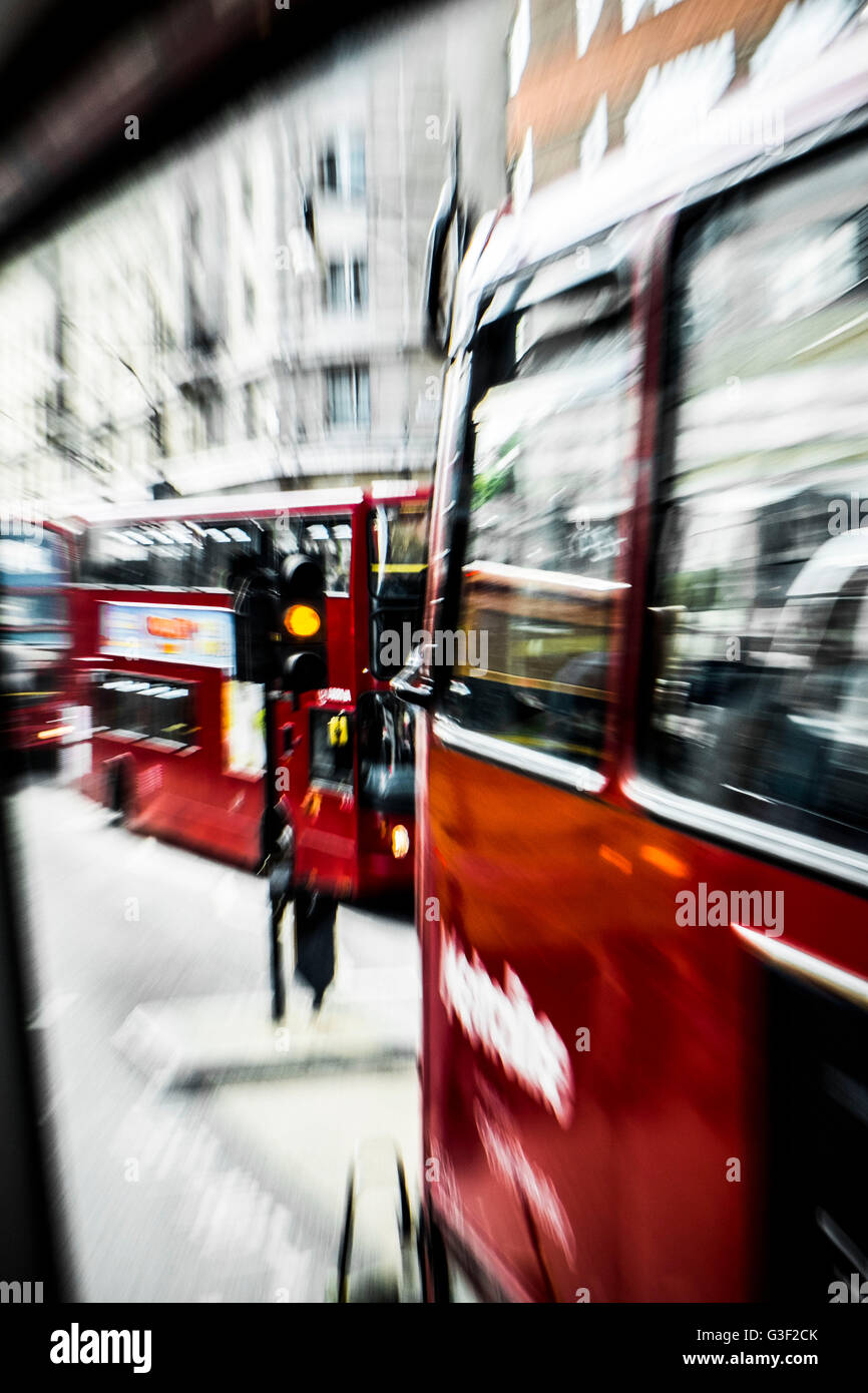 Voyageant dans les transports publics à Londres, Angleterre, Royaume-Uni Banque D'Images