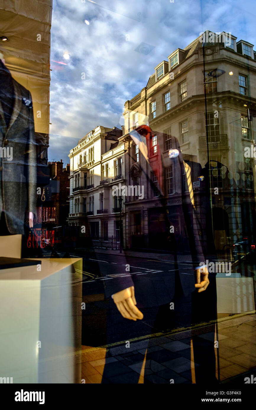 Shop à Savile Row, à Westminster, Londres, Angleterre, Royaume-Uni Banque D'Images