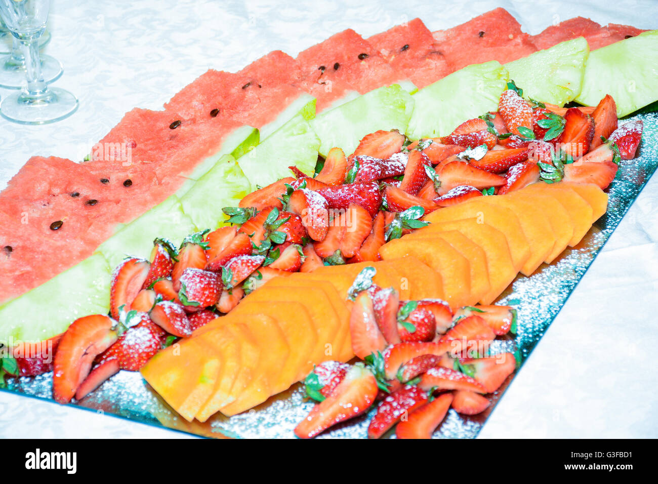 Composition de fruits d'été. La lumière et l'invitation pour un repas d'été. des ressources graphiques. Typique de la Sicile. Banque D'Images