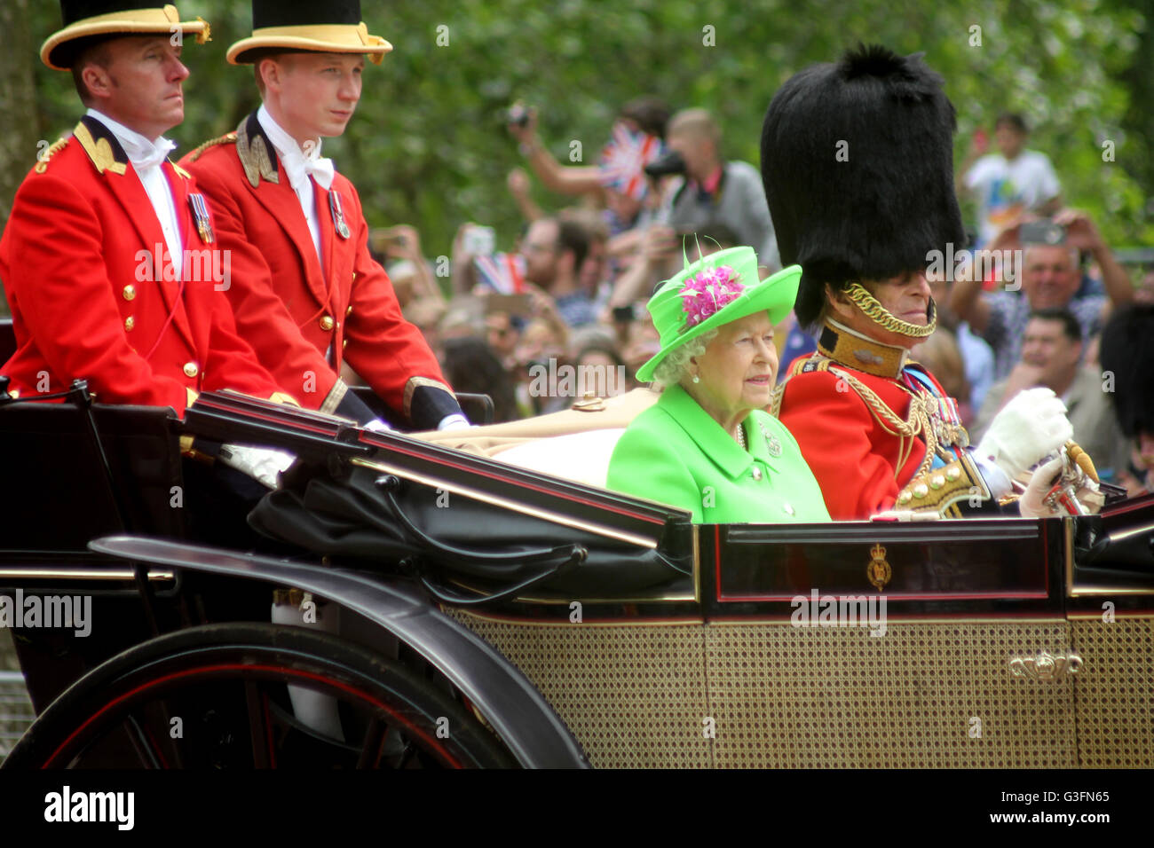 Londres, Royaume-Uni. 11 Juin, 2016. Sa Majesté la Reine Elizabeth II et Son Altesse Royale le Prince Phillip Crédit : Chris Carnell/Alamy Live News Banque D'Images