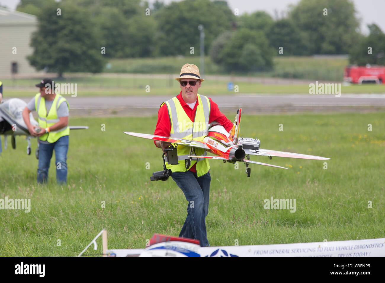 Biggin Hill, Royaume-Uni. 11 juin 2016. Modèle réduit d'aéronef au Festival de Biggin Hill Vol en Helicoptère Crédit : Keith Larby/Alamy Live News Banque D'Images