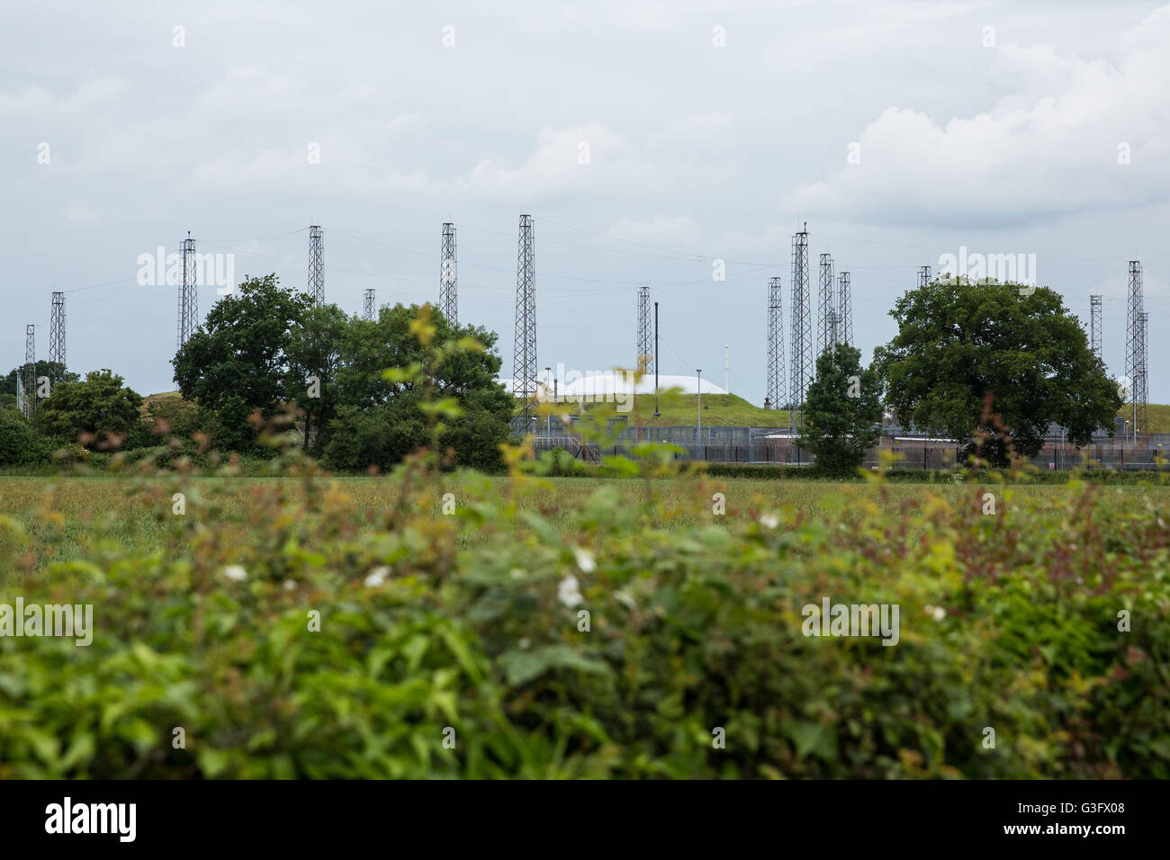 Burghfield, UK. 11 Juin, 2016. L'AWE Burghfield dans le Berkshire. Les militants de la paix sont actuellement titulaires d'un mois d'action contre le renouvellement du Trident destiné "aux blocus, à occuper et à perturber l'usine" responsable de l'assemblage final de Trident monté des têtes nucléaires. Credit : Mark Kerrison/Alamy Live News Banque D'Images