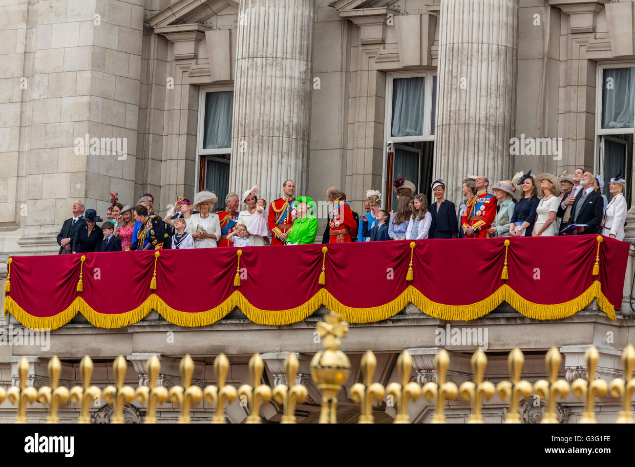 La Famille royale célèbre le Queens anniversaire sur le balcon de Buckingham Palace London UK 2016 Banque D'Images