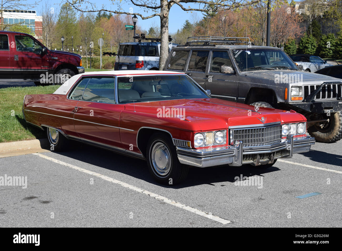 Une Cadillac vintage à un salon de l'automobile local. Banque D'Images