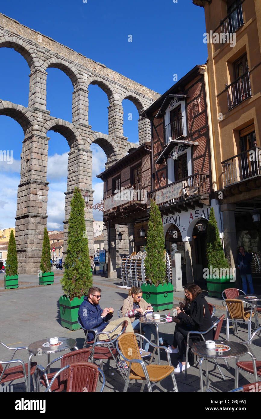 Aqueduc romain et Meson de Candido restaurant à Barcelone Espagne Banque D'Images