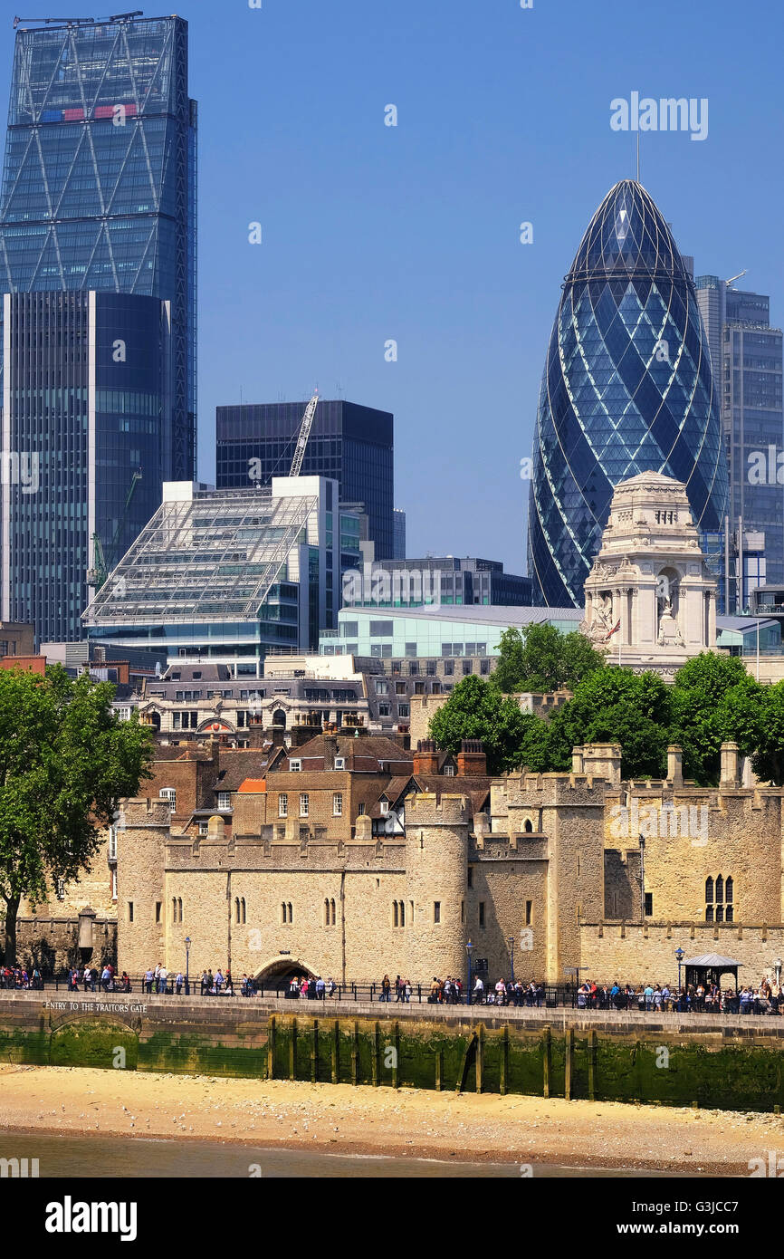 L'évolution d'une ville, de la tour de Londres jusqu'à aujourd'hui. Banque D'Images