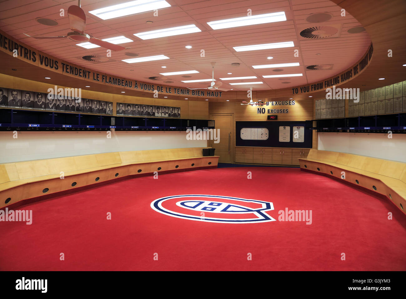 Vue de l'intérieur du vestiaire des Canadiens de Montréal dans la ligue de hockey de l'équipe au Centre Bell, Montréal Québec Canada Banque D'Images