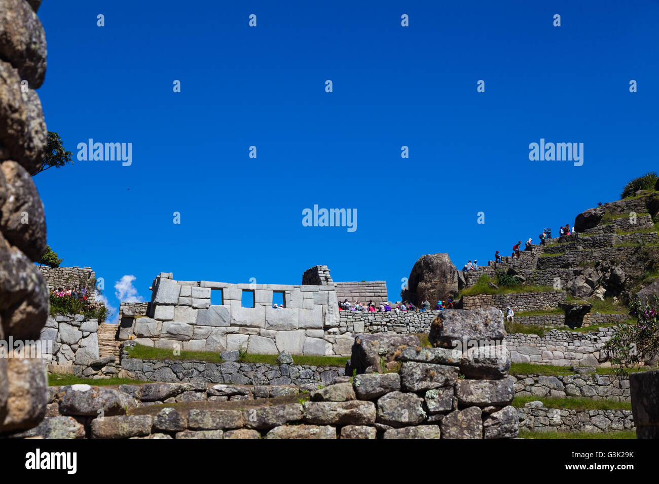 À la recherche de l'est vers le temple de trois fenêtres au Machu Picchu, au Pérou Banque D'Images