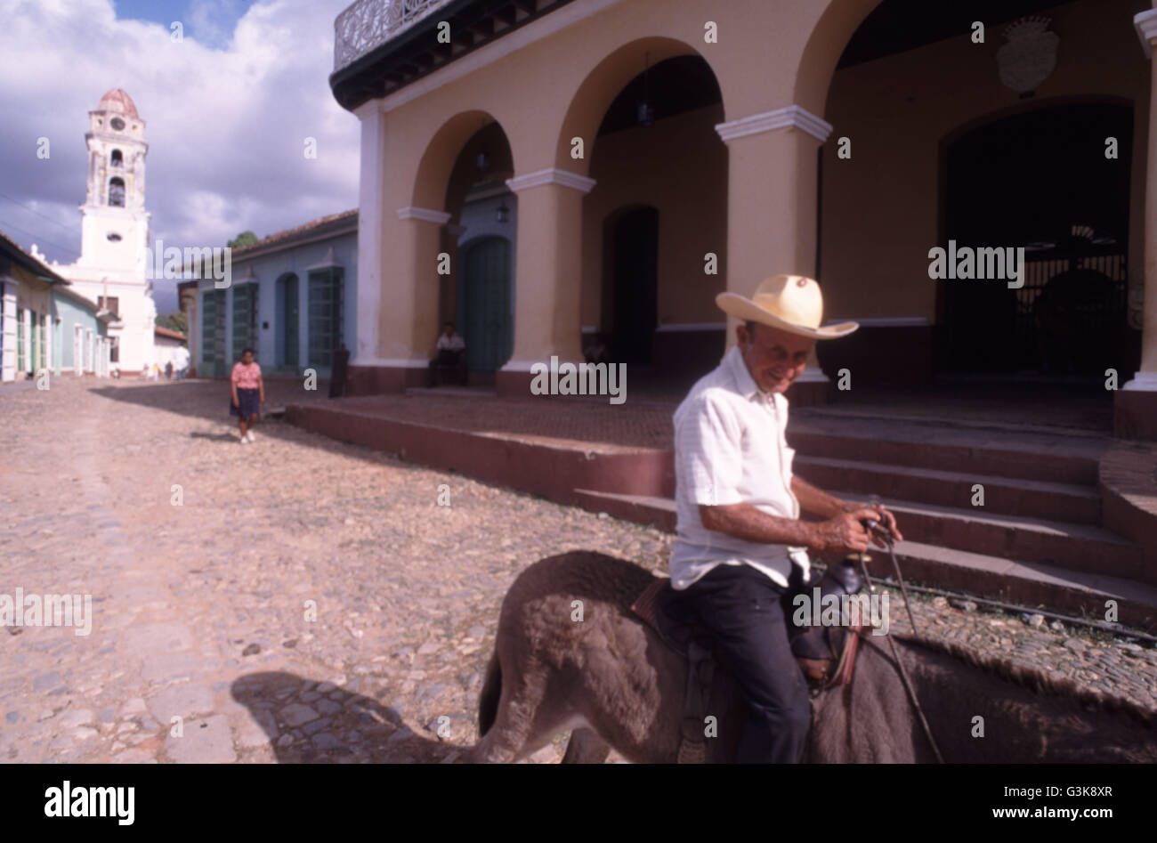 Promenade avec un âne, Trinidad, Cuba, Site du patrimoine mondial de l'UNESCO Banque D'Images