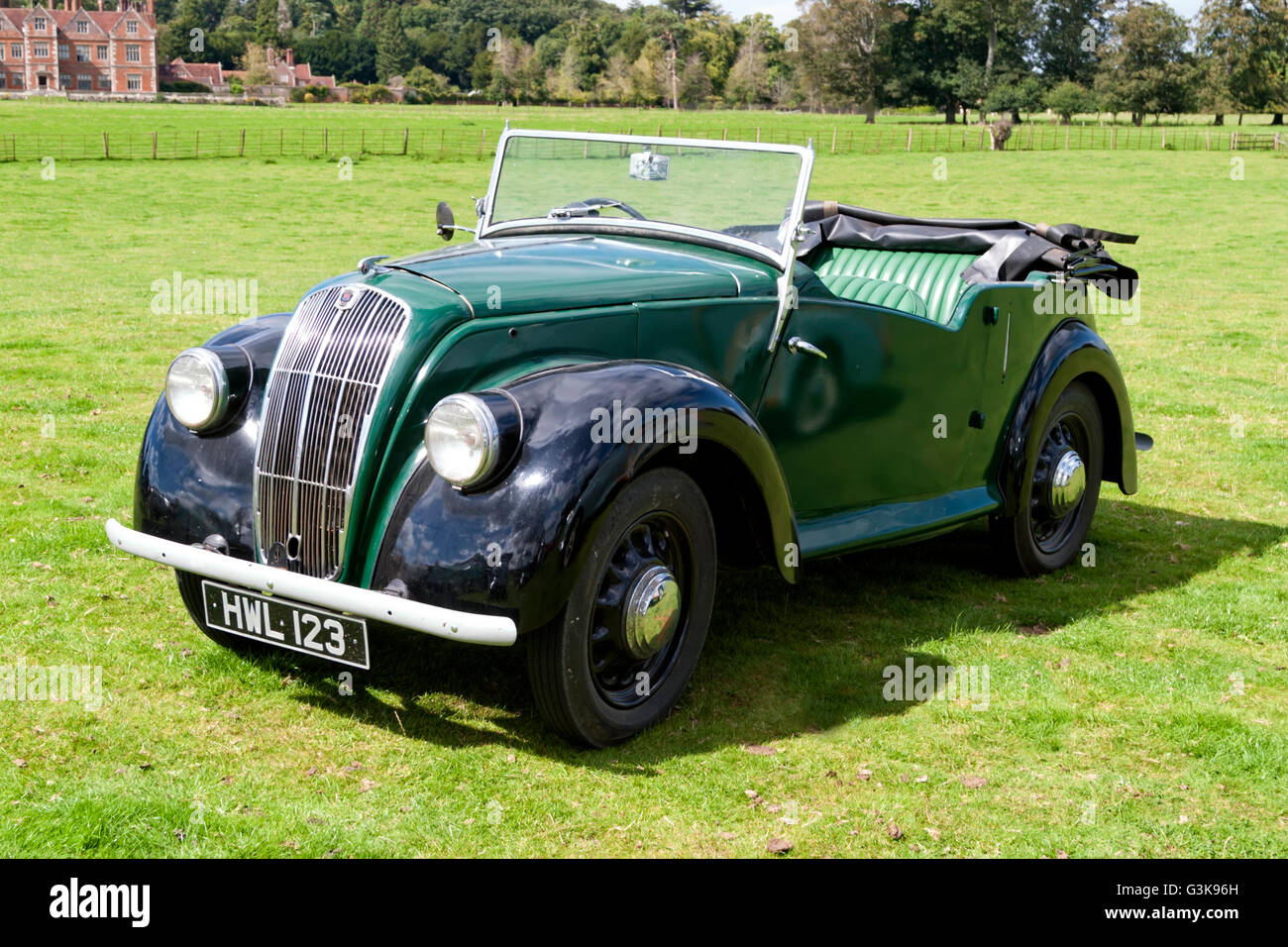 1939 Morris un huit au 2004 Breamore House Classic Car Show, Hampshire, Royaume-Uni. Banque D'Images