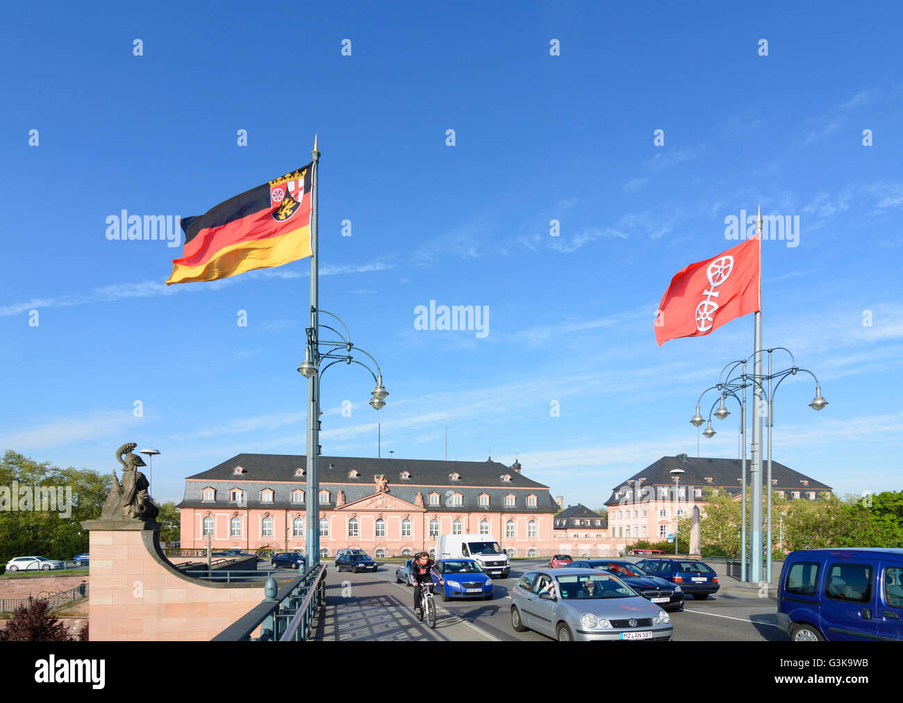 Theodor Heuss Pont sur le Rhin , Chancellerie d'État et le Parlement de l'État de Rhénanie-Palatinat, Allemagne, Rheinland-Pfa Banque D'Images