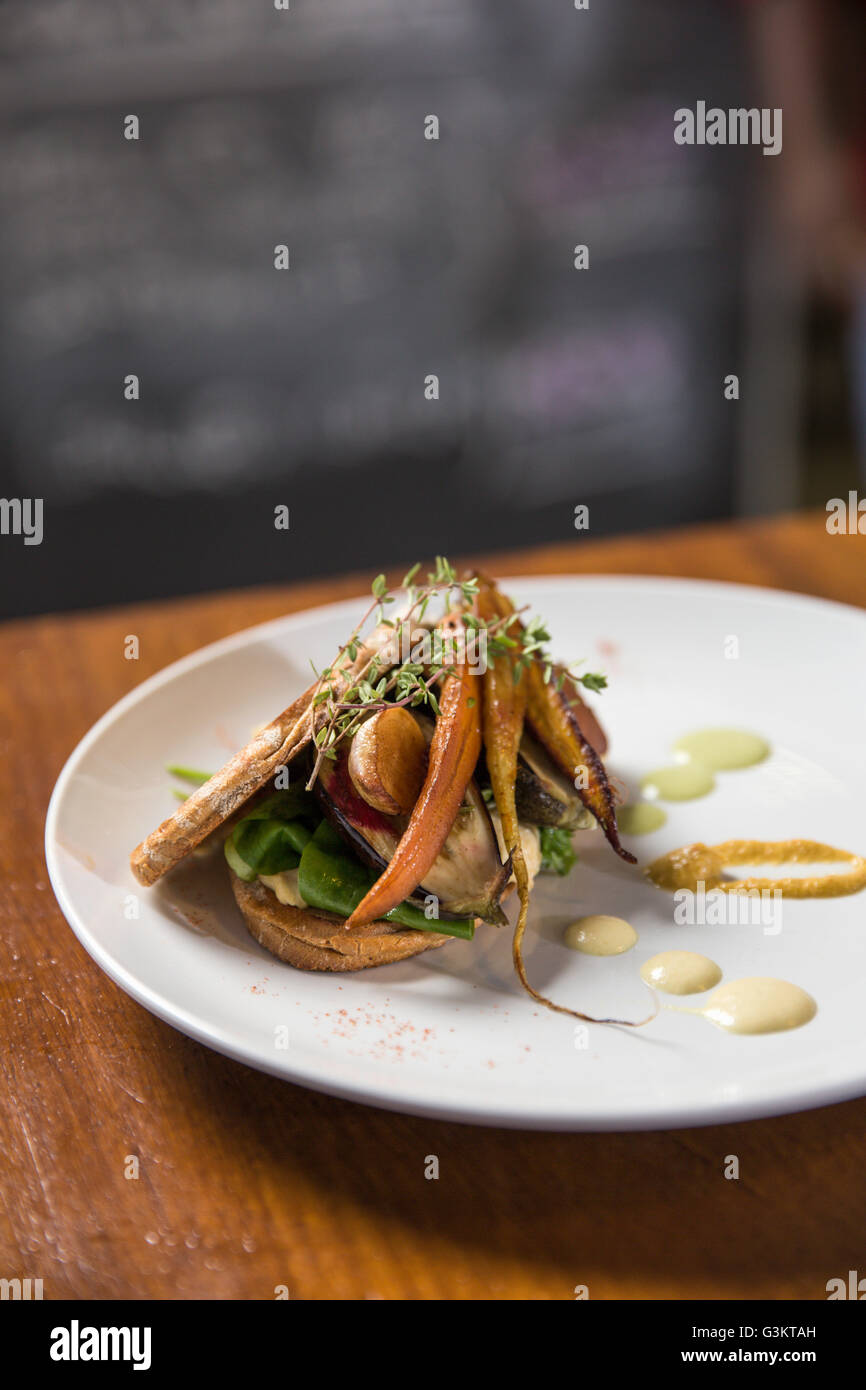 La gastronomie sur la plaque sur la table Banque D'Images