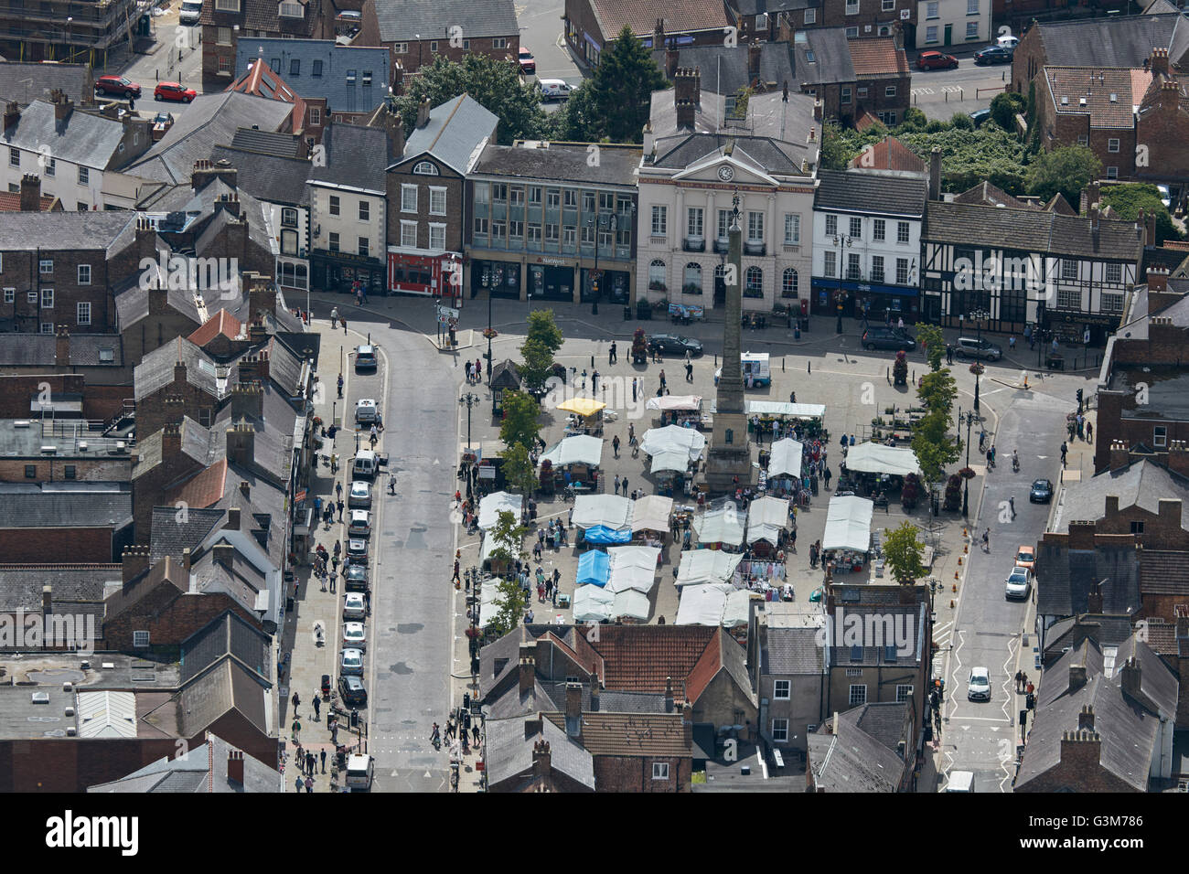 Une vue aérienne du marché en plein air de Ripon Banque D'Images