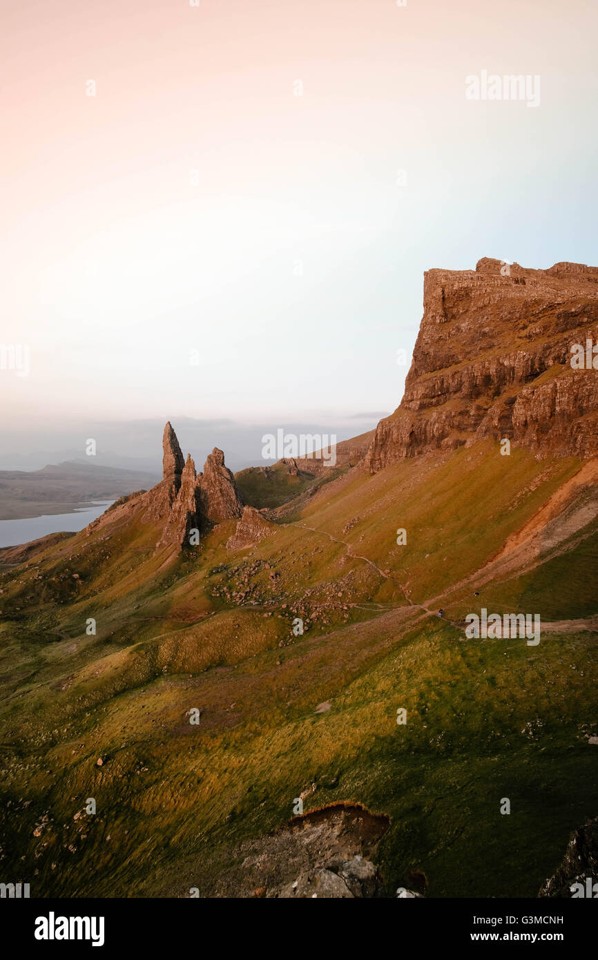 Le vieil homme de Storr au lever du soleil, Skye, Scotland. Banque D'Images