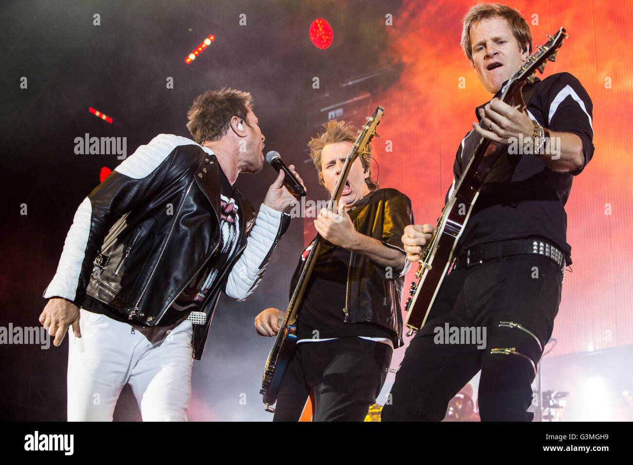 Milan Italie. 12 juin 2016. Le groupe anglais DURAN DURAN effectue sur scène à l'été au cours de l'Assago Arena "Dieux d'' Credit : Rodolfo Sassano/Alamy Live News Banque D'Images