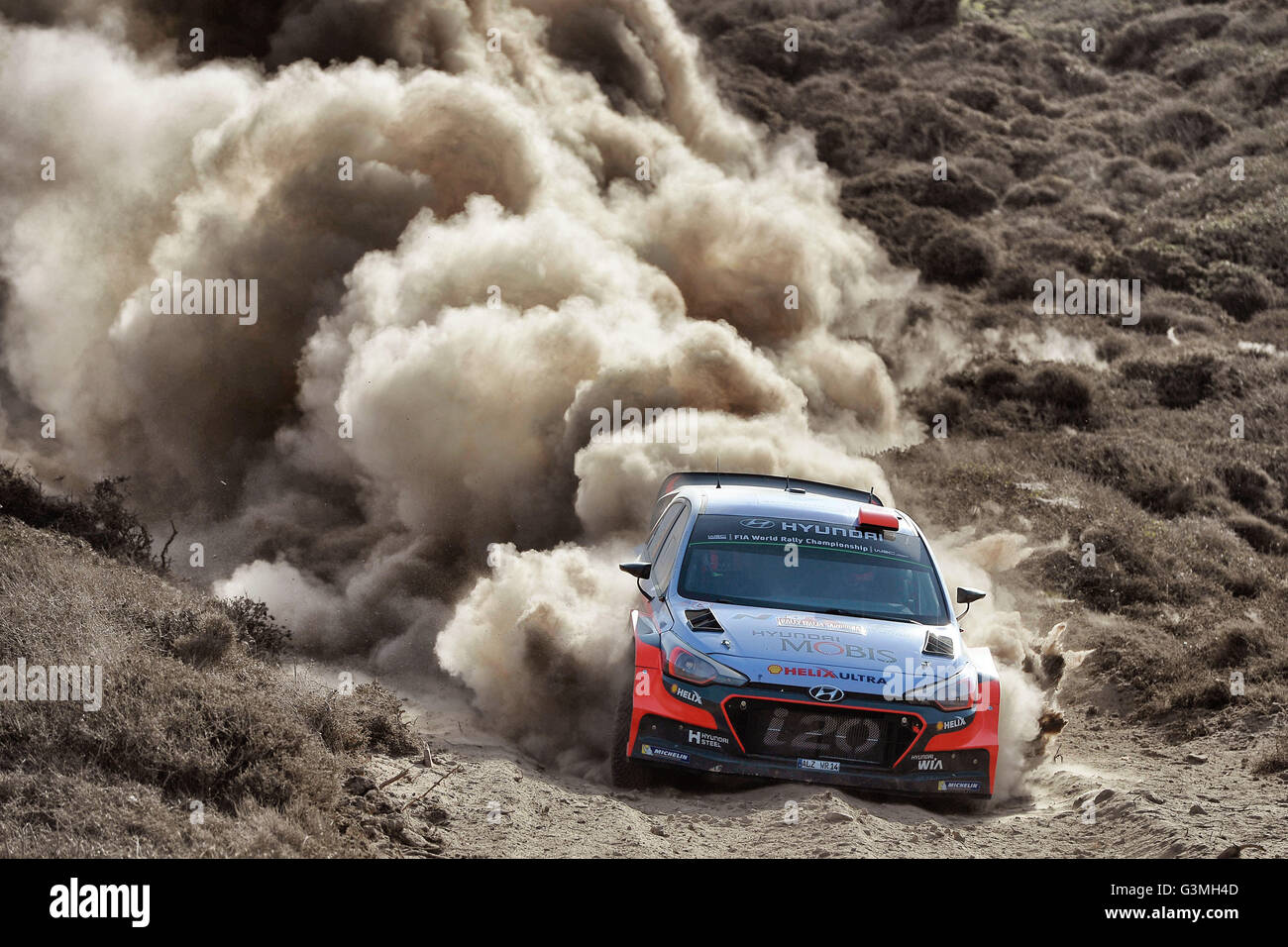 12.06.2016. La Sardaigne, l'Italie, dernier jour de la WRC Rallye de Sardaigne en Italie. Dani Sordo (ESP) et Marc Marti (ESP)- Hyundai i20 WRC Banque D'Images