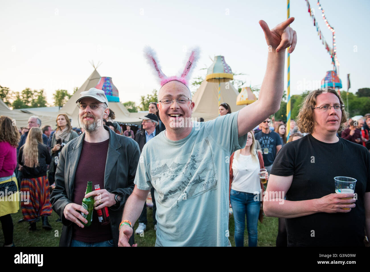 Jeunes au commun des gens music festival à Oxford, Angleterre Banque D'Images