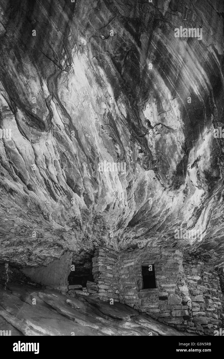 Feu à la maison ruine sur terres BLM dans South Fork de Mule Canyon dans (proposé, comme de 2016) Oreilles Ours National Monument, Utah, USA Banque D'Images