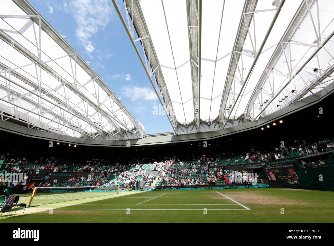 Le toit sur le Court Central de Wimbledon, ouverture 2012, profils Têtes de tournoi du Grand Chelem de tennis de l'ITF, Londres, Angleterre Banque D'Images
