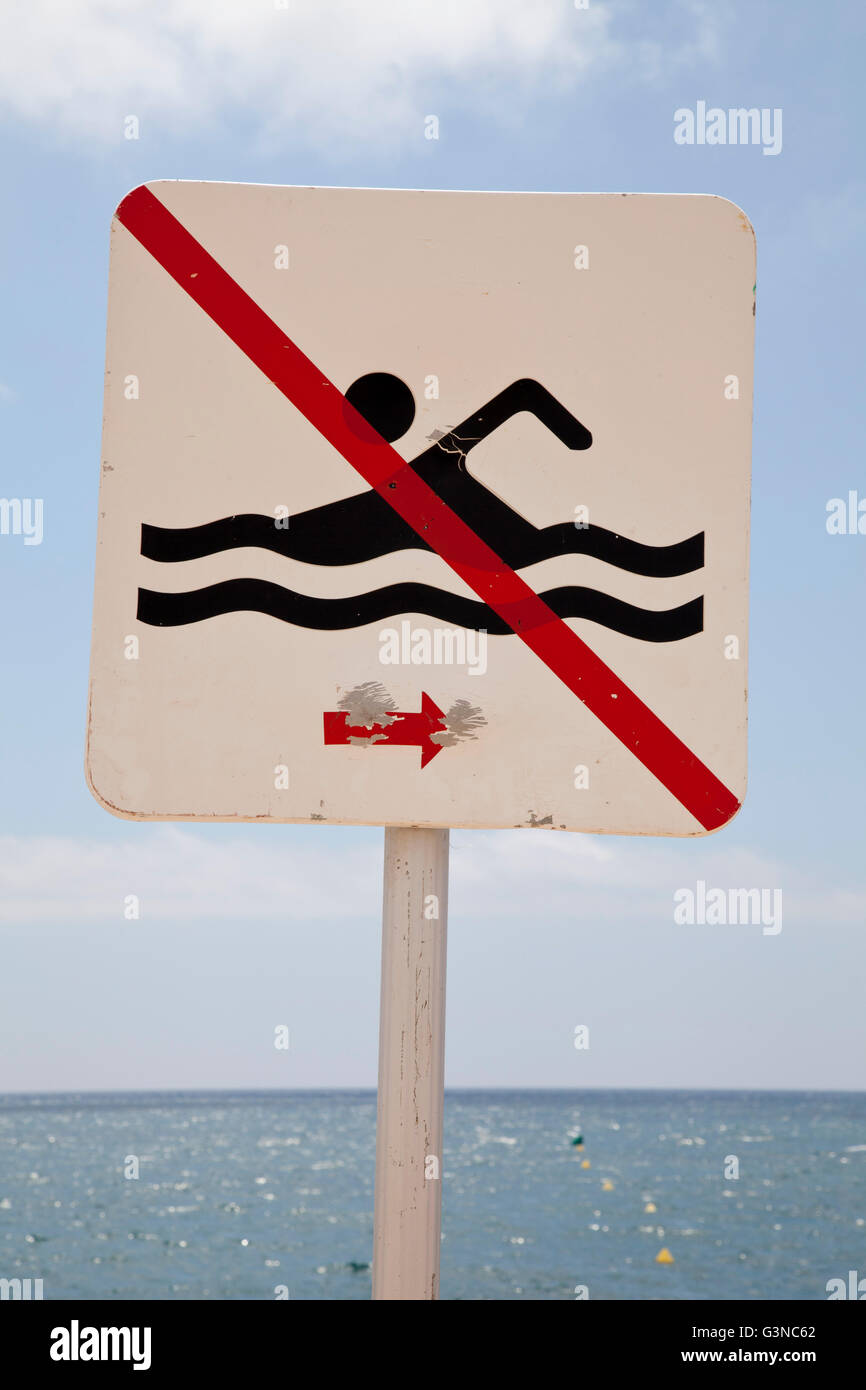 "Pas de piscine' sur la plage, à Calella de la Costa, Costa del Maresme, en Catalogne, Espagne, Europe, PublicGround Banque D'Images