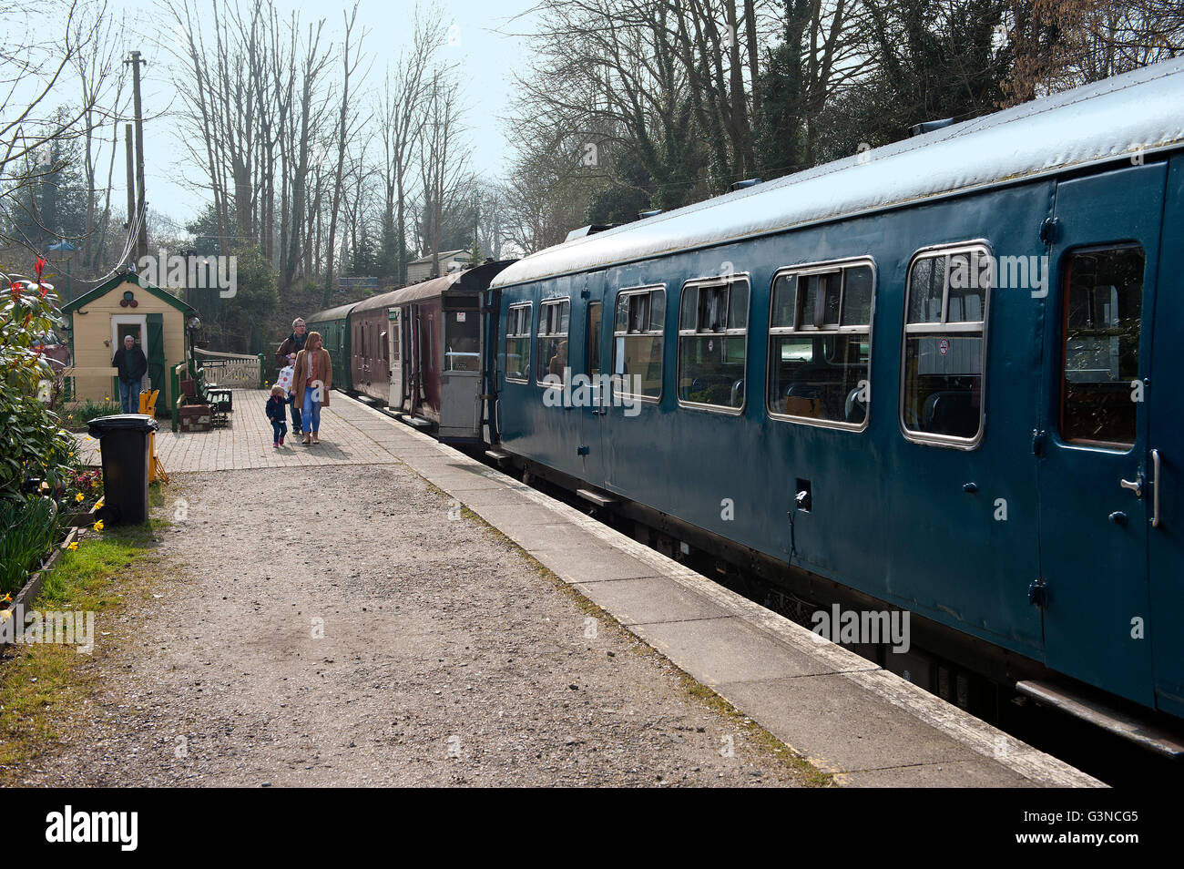 Class 108 DMU à Shepherds bien sur la station de chemin de fer est du Kent, Kent UK Banque D'Images