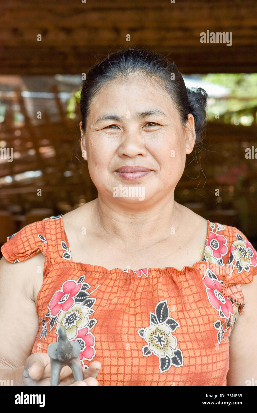 Femme Potter Laos Banque D'Images