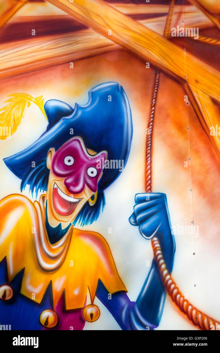 Clown de la façade colorée peinte d'un parc d'attraction Banque D'Images