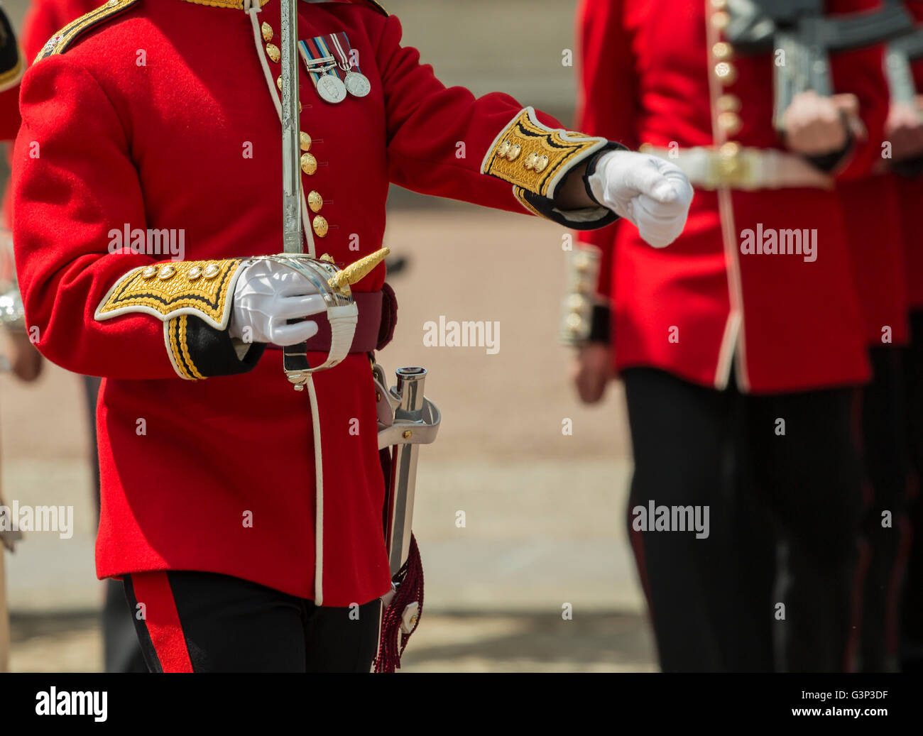 Relève de la garde devant le palais de Buckingham, Londres Banque D'Images