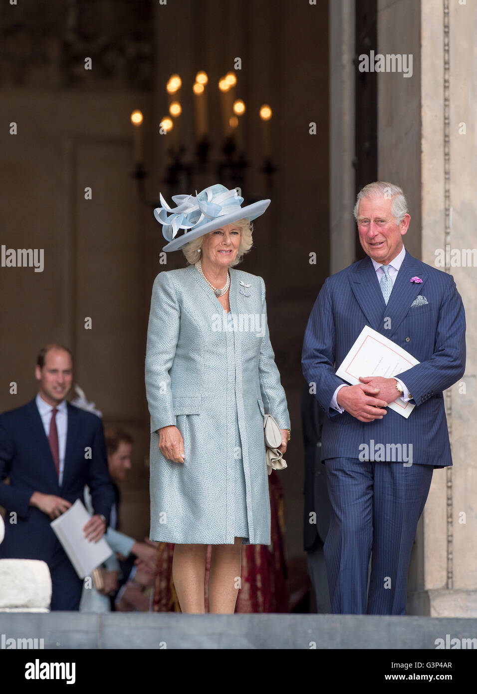 Le Prince de Galles et la duchesse de Cornwall à l'imprimeur de la quatre-vingt-dixième anniversaire célébration à la Cathédrale St Paul, à Londres. Banque D'Images