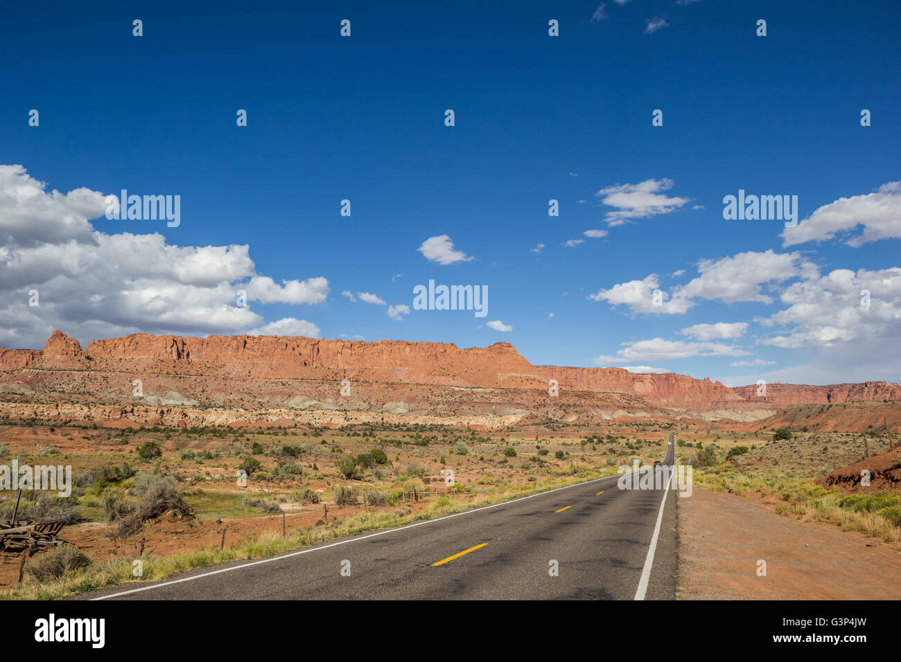 L'autoroute 12 sud de Torrey et Capitol Reef dans l'Utah, USA Banque D'Images