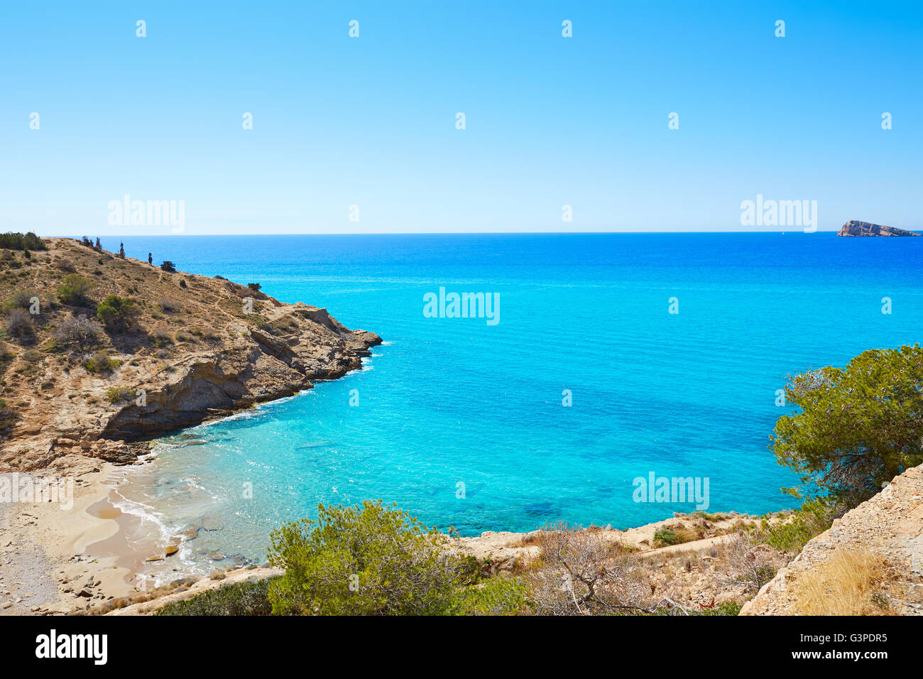 Benidorm Cala Tio Ximo plage en Méditerranée de l'Espagne Alicante Banque D'Images