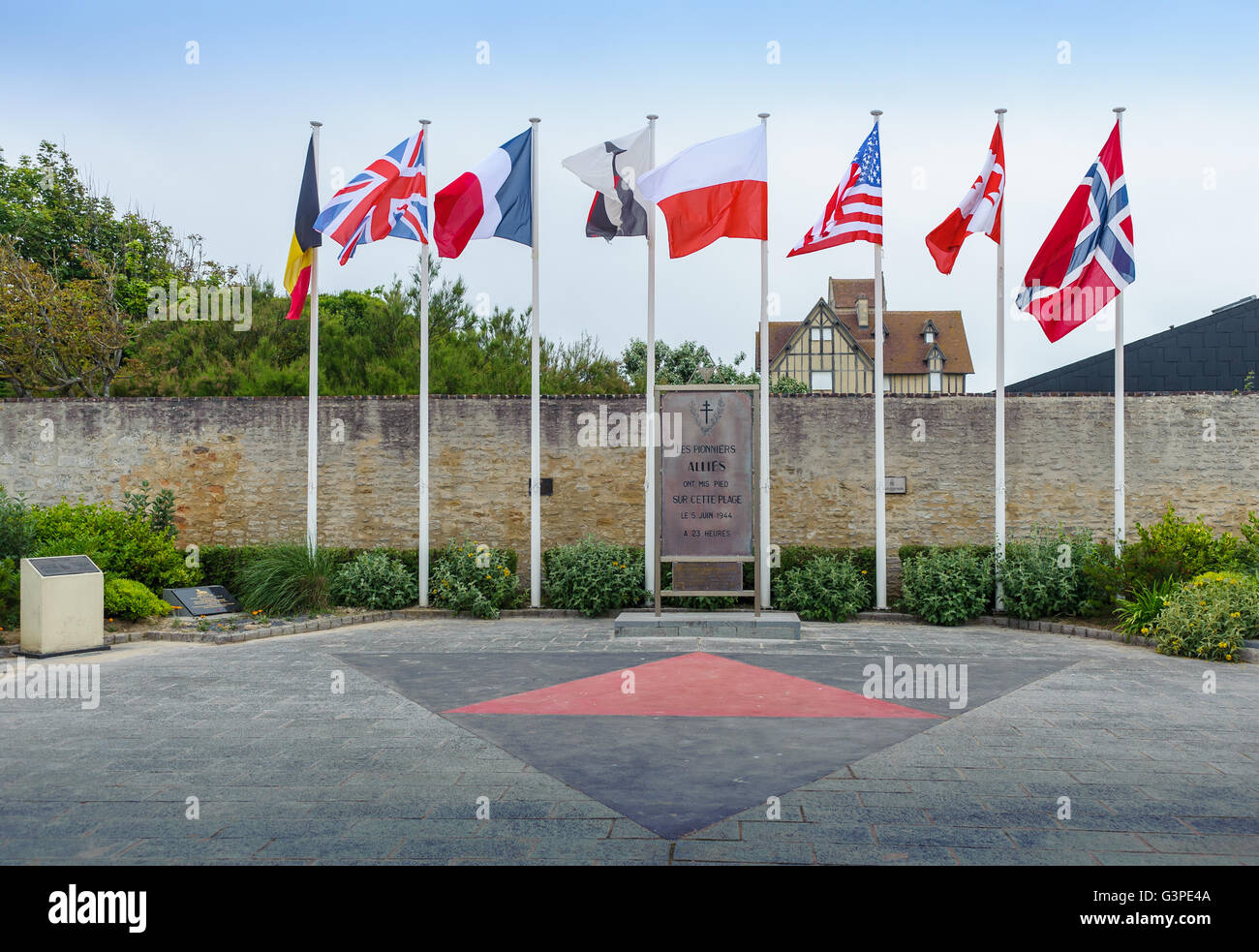 Sword Beach, Normandie, France - Monument à la 3ème (Royaume-Uni) Infantry Division qui ont débarqué dans la première vague sur D Day Banque D'Images