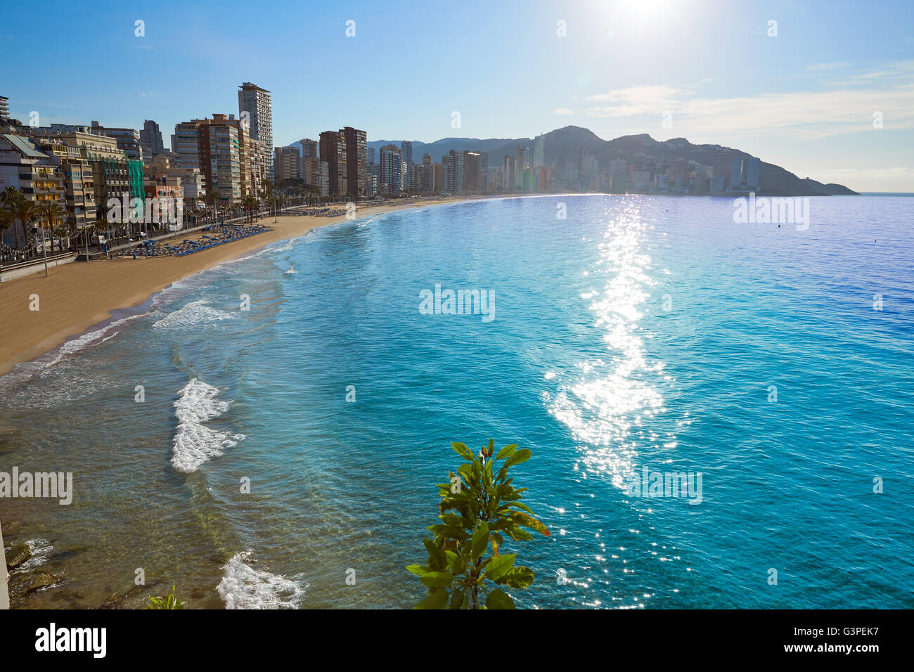 La plage Levante de Benidorm Alicante en Espagne de Méditerranée Banque D'Images