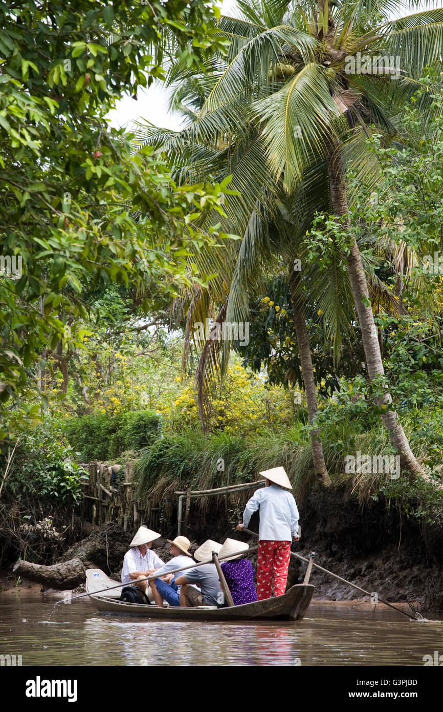 Le transport par bateau traditionnel, Delta du Mékong, au Sud Vietnam, Vietnam, Asie du Sud, Asie Banque D'Images Le transport par bateau traditionnel, Delta du Mékong, au Sud Vietnam, Vietnam, Asie du Sud, Asie Banque D'Images
