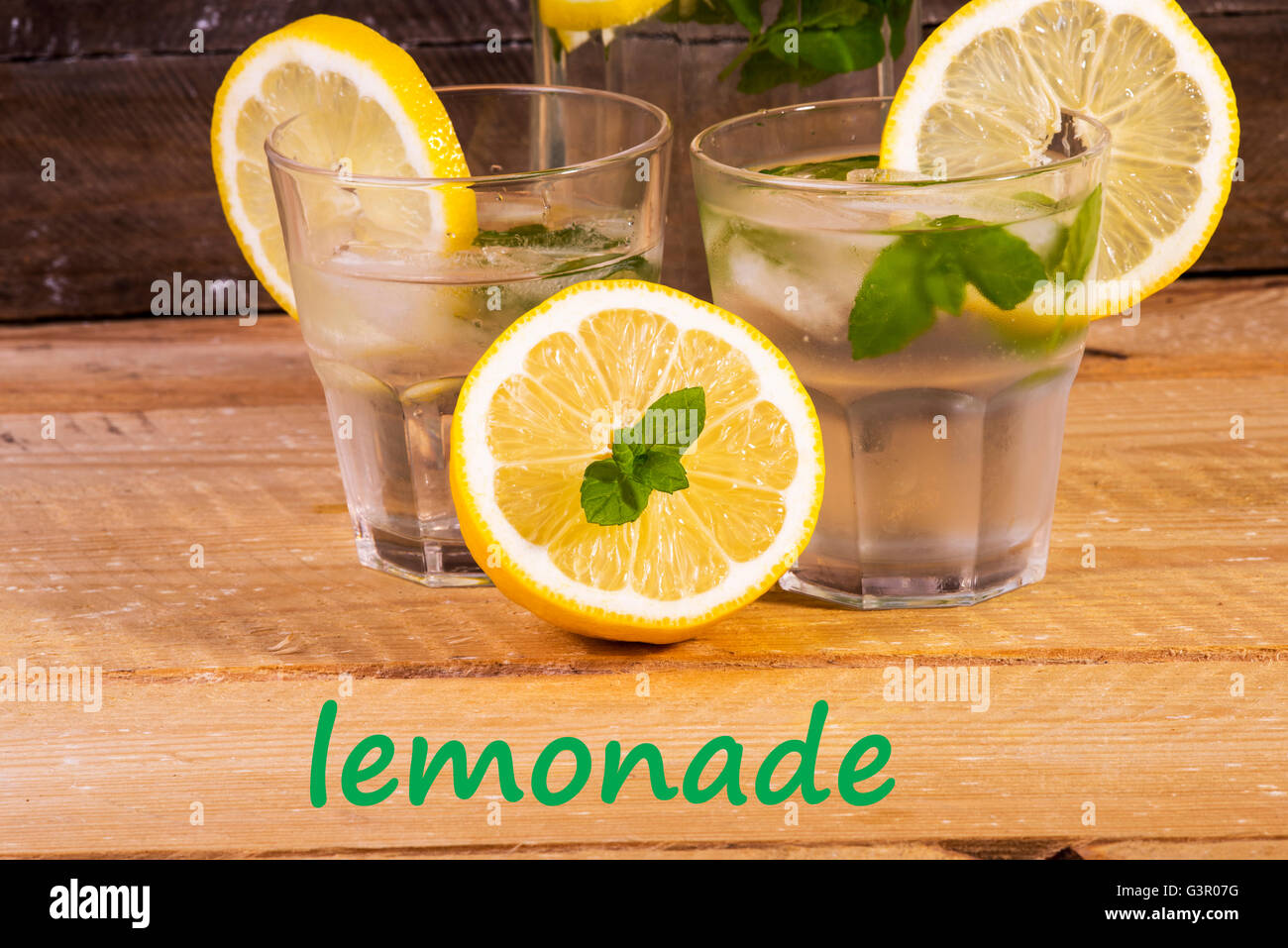 Photo montrant la limonade classique à la menthe fraîche Banque D'Images